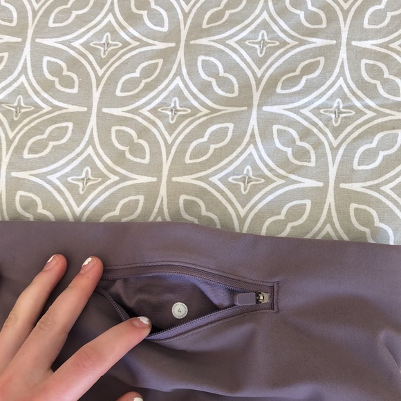 Lululemon “In Focus” Run Tight (NWOT) 💜Violet Verbena💜 - price negotiable! - Picture 4 of 4